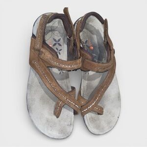 320 Merrell Dark Earth Performance Leather Thong Sandals